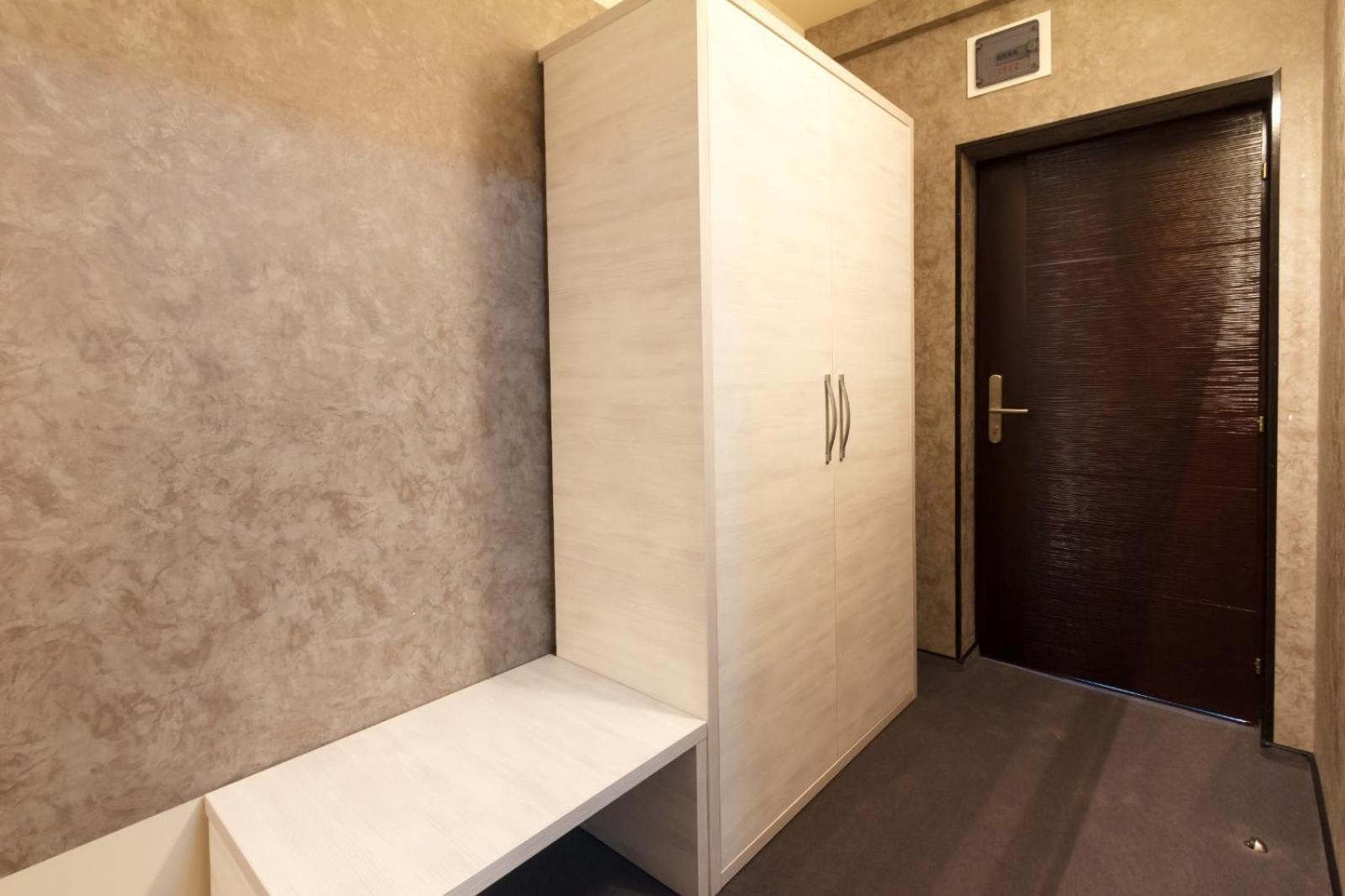 Ymy Hotels Тыргу-Жиу Экстерьер фото