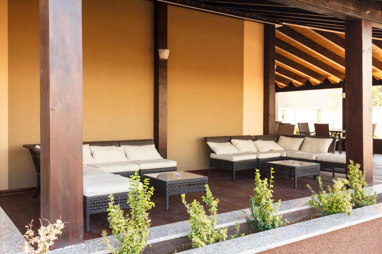 Ymy Hotels Тыргу-Жиу Экстерьер фото