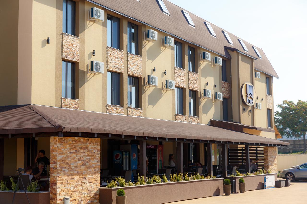 Ymy Hotels Тыргу-Жиу Экстерьер фото
