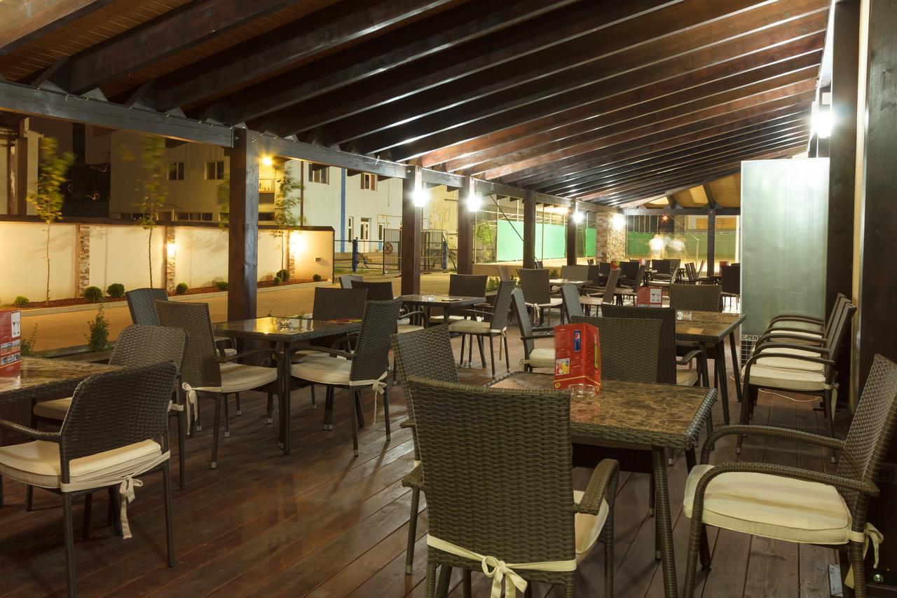 Ymy Hotels Тыргу-Жиу Экстерьер фото
