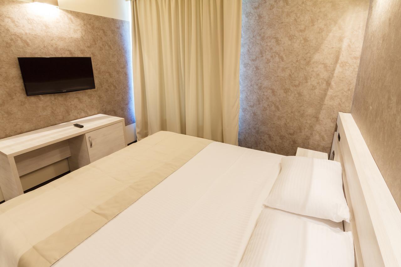 Ymy Hotels Тыргу-Жиу Номер фото